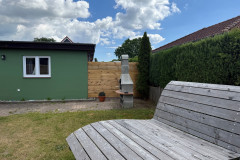 Strandoase Garten mit Grill und Sonnenliege